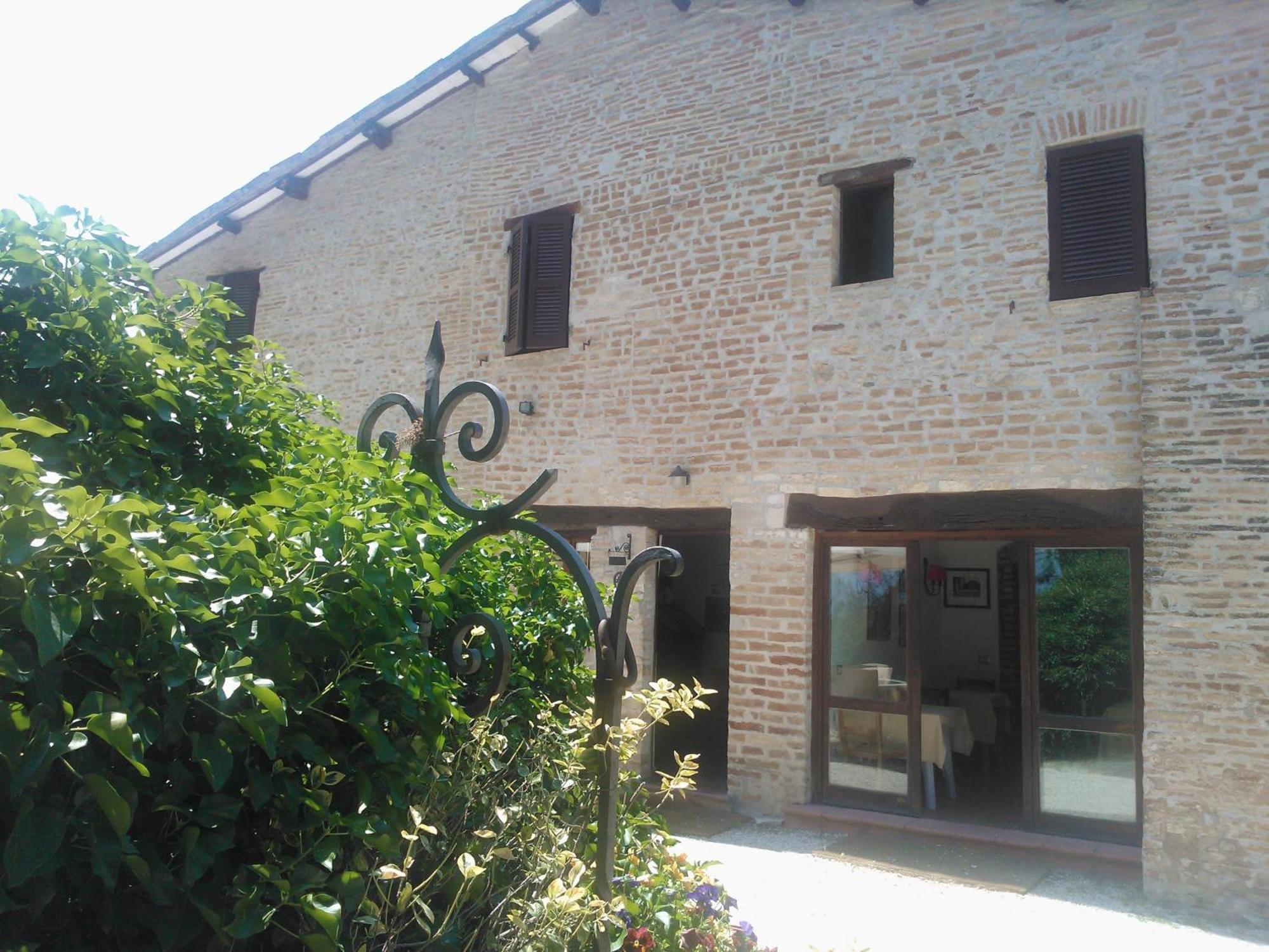 Agriturismo Camiano Piccolo モンテファルコ エクステリア 写真